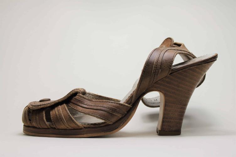 Fly London Pumps