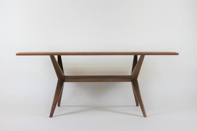 Lounge-Tisch